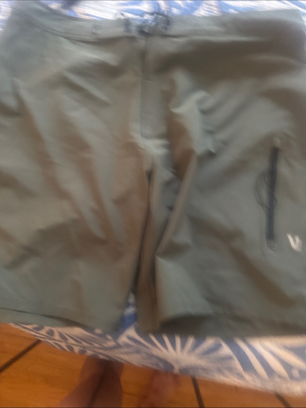 Vuori Olive Green brand new swim  Shorts with Black Waistband